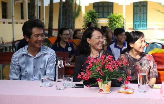 KHOA VĂN HÓA DÂN TỘC THIỂU SỐ TƯ VẤN HƯỚNG NGHIỆP VÀ GIAO LƯU VĂN HÓA, VĂN NGHỆ TẠI TỈNH SÓC TRĂNG