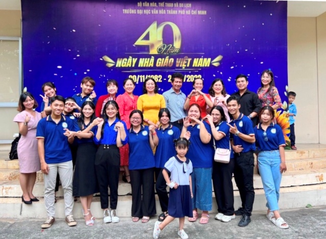 Lễ kỷ niệm 40 năm ngày nhà giáo Việt Nam của thầy trò Khoa VHDTTS