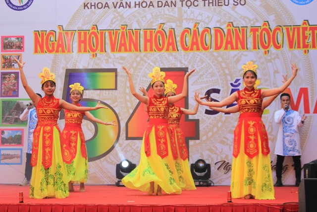 VÀI NÉT TỔNG QUAN VỀ KHOA VĂN HÓA DÂN TỘC THIỂU SỐ