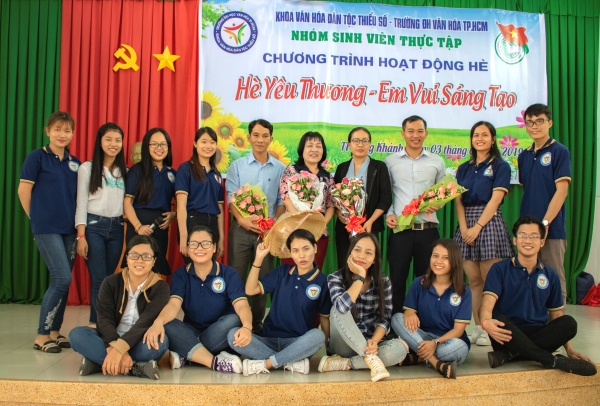Sinh viên Khoa Văn hóa dân tộc thiểu số, Đại học Văn hóa Tp. Hồ Chí Minh thực tập giữa khóa tại thành phố Long Khánh, tỉnh Đồng Nai